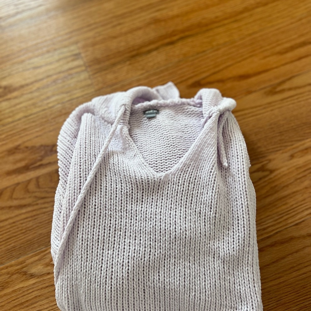 Super soft aerie sweater! Lavender color but won’t show up on camera